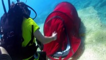 DALYAN - Su Altında Kurdukları Çadırın Önünü Temizlediler