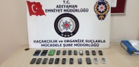 KAÇAK CEP TELEFONU - Şüpheli Otomobilde Kaçak Cep Telefonları Ele Geçirildi