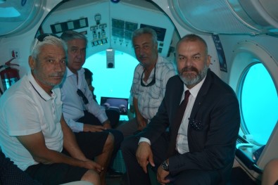 Turistik Denizaltı İle Mavi Derinliklere İndiler
