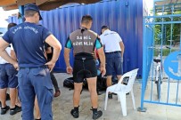 DENİZ POLİSİ - Antalya'da Denizde Boğazında Plastik Kelepçe Takılı Erkek Cesedi Bulundu