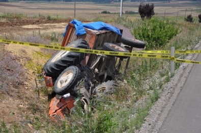 Sandıklı'da Traktör Devrildi Sürücüsü Ağır Yaralandı