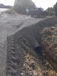 Sapanca Belediyesi Fen İşleri Ekipleri Islah Çalışması Yapıyor