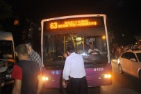 MUSTAFA ALPER - Sürücü Kalp Spazmı Geçirdi, Panelvan Halk Otobüsüne Çarptı Açıklaması 4 Yaralı