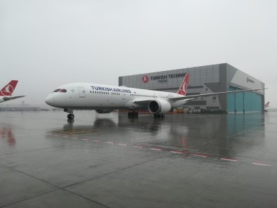 THY, İkinci Dreamliner Uçağı İstanbul'da