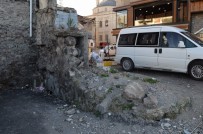 KADINLAR PAZARI - Trabzon'da 720 Yıllık Tarihi Kale Surları Tescillendi
