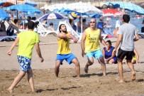 İSMAIL ÇETINKAYA - Voleybol Turnuvaları Plajlara Renk Kattı