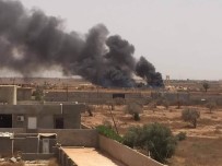 ÖZEL KUVVETLER - Libya'da Cenaze Merasimine İntihar Saldırısı Açıklaması 5 Ölü