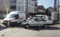 Otomobil İle Minibüs Çarpıştı Açıklaması 1 Yaralı