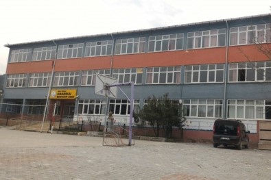 Türkeli İmam Hatipliler Derneği'nden Öğrencilere Burs