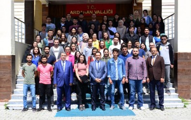Vali Mustafa Masatlı, İŞKUR'un Üniversite Öğrencilerine Yönelik Sosyal Destek Programının Tanıtım Toplantısına Katıldı