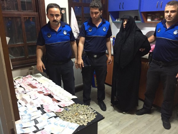 Dilenci kadından çıkan para şok etti