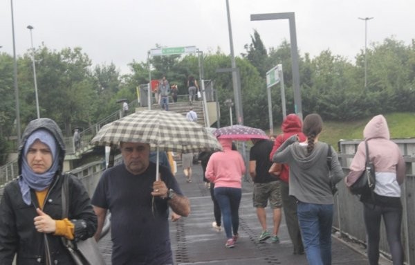 Yağışlı havalar etkisini göstermeye başladı