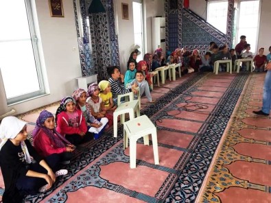 Hisarcık'ta Yaz Kur'an Kursu Öğrencileri 15 Temmuz Şehitleri İçin Mevlit Okudu