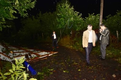 Şiddetli Fırtına Evlerin Çatılarını Uçurdu