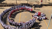 15 Temmuz Tişörtü Giyen Öğrenciler, Türk Bayrağı Figürü Oluşturdu Haberi