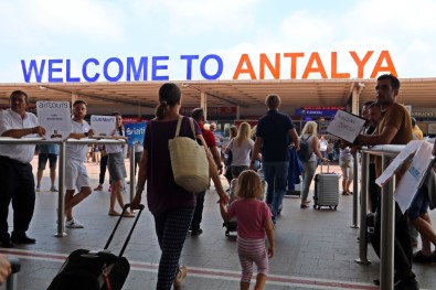 Antalya'da Gökten Turist Yağdı Açıklaması Rekor Kırıldı