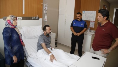 Başkan Genç, Tedavi Gören Zabıta Memurunu Ziyaret Etti