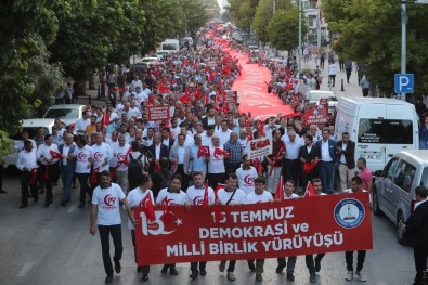 Şahinbey'den 15 Temmuz Demokrasi Ve Milli Birlik Yürüyüşü