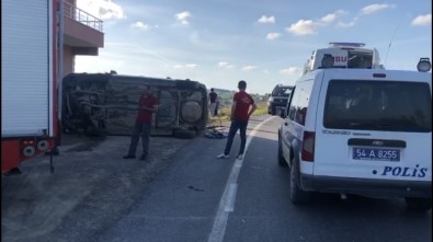 Sakarya'da Otomobil Takla Attı Açıklaması 3 Yaralı