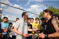 BASKETBOL MAÇI - Bakan Kasapoğlu Önce Gençlerle Basketbol Oynadı, Ardından 10 Bin Pota Müjdesi Verdi