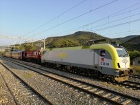 TRAFO MERKEZİ - Balıkesir-Kütahya Arasında İlk Elektrikli Tren Çalıştı