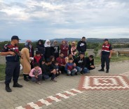 KAÇAK GÖÇMEN - Çanakkale'de 78 Göçmen Yakalandı