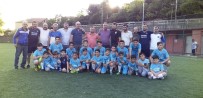 FUTBOL OKULU - Göçükte Kaybettikleri Arkadaşlarının Anısına Yaz Futbol Okulu Açtılar