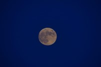 Kapadokya'da Muhteşem Ay Tutulması