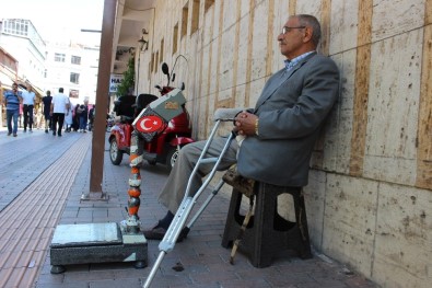 Emekli Memur 12 Yıldır Tartıcılık Yapıyor