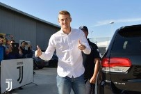 JUVENTUS - Matthijs De Ligt resmen Juventus'ta
