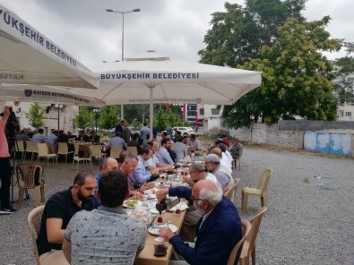 Yaşar Karayel Açıklaması 'Şahsi Menfaatleri Peşinde Olanlar Şehirlerine Sahip Çıkamazlar'