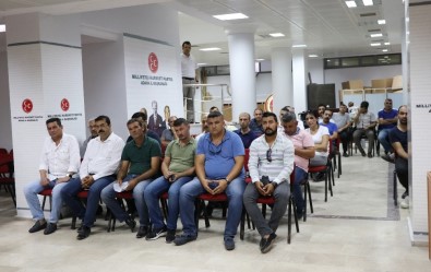 Adana Büyükşehir Belediyesi'nde İşten Çıkarılan İşçiler Haklarını İstiyor