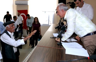 Akdeniz Belediyesi'nde Bir İlk Açıklaması Meclis Toplantısı Çilek Mahallesi'nde Yapıldı