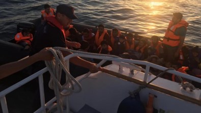 Lastik Botta 35 Düzensiz Göçmen Yakalandı