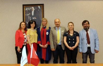 Moleküler Tıp Anabilim Dalı Tezli Yüksek Lisans Programı İlk Mezununu Verdi