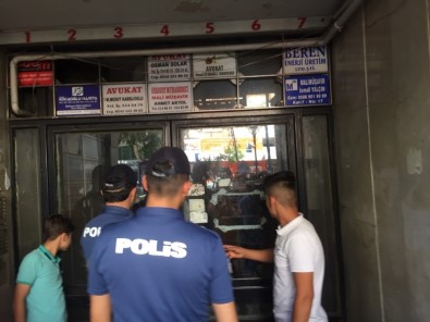 Panik Atak Geçirdi, Ortalığı Birbirine Kattı