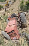 İŞ MAKİNESİ - Traktör Uçuruma Yuvarlandı Açıklaması 1 Yaralı