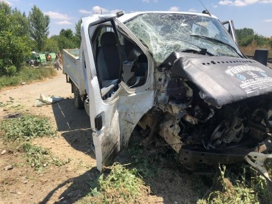 Akşehir'de Hemzemin Geçitte Kaza Açıklaması 4 Yaralı