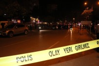SİLAHLI SALDIRGAN - Otomobili Gasp Edildi, Saldırgan Sanılıp Darp Edildi