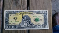 İSTIHBARAT - Uşak'ta 'Amerikan Rüyası'nın Sembolü 1 Milyon Dolarlık Banknot Ele Geçirildi