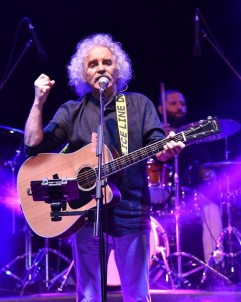 Yeni Türkü Grubu 40. Yılını Bilecik'te Verdiği Konserle Kutladı