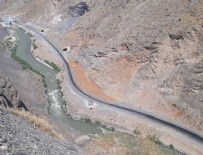 TAŞ OCAĞI - Çatışma çıktı, terörist Zap Suyu'na atladı!