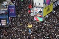 GENEL AF - Hong Kong'da Binlerce Kişi Yeniden Sokaklarda