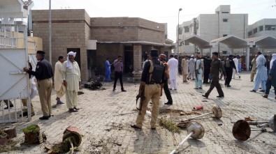 Pakistan'da Hastane Yakınında İntihar Saldırısı Açıklaması 7 Ölü, 26 Yaralı