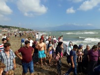 BOĞULMA VAKALARI - Samandağ Denizi'nde 1 Günde 8 Kişi Boğulma Tehlikesi Geçirdi