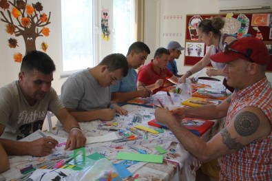 ABD'li Ressamdan Özel Çocuklara 'Resim Terapi'