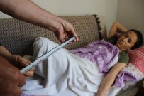 CELAL BAYAR ÜNIVERSITESI - Böbreğinde Unutulan Katater Teli 10 Yıl Sonra Fark Edildi