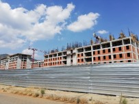 İnşaattan Düşerek Ağır Yaralanan İşçi Hayatını Kaybetti