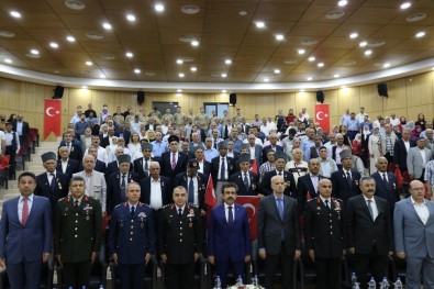 Kıbrıs Gazilerine Madalyaları Verildi