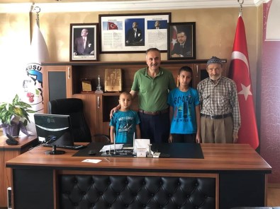 LGS Birincisine Başkan Aktay'dan Ödül